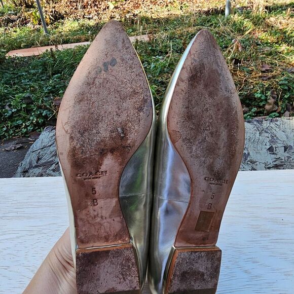 COACH  Walsh Metallic Silver Shoes Flats Loafers Rare Comfy Size 5 B, Pre-owned - Picture 9 of 9